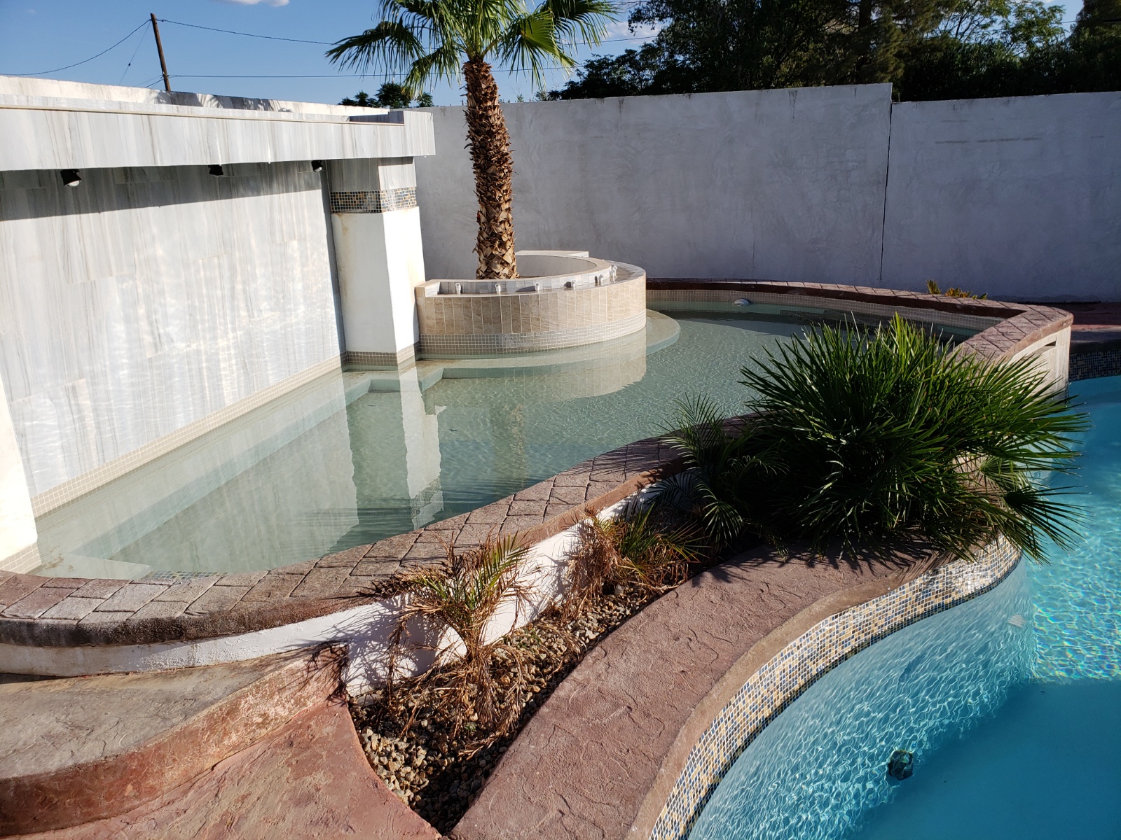 Ultimate Vegas Compound